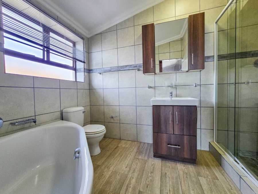 5 Bedroom Property for Sale in Jongensfontein Western Cape